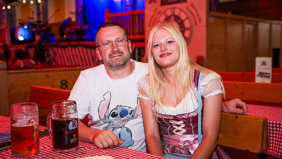Die Partybilder vom Montag, 17. August, aus dem Festzelt Reisinger. Die Partybilder vom Montag, 17. August, aus dem Festzelt Reisinger.