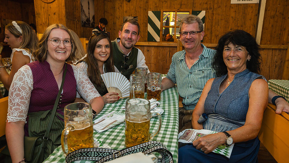 Die Partybilder vom Donnerstag, 15. August 2024, aus dem Festzelt Weckmann. Die Partybilder vom Donnerstag, 15. August 2024, aus dem Festzelt Weckmann.