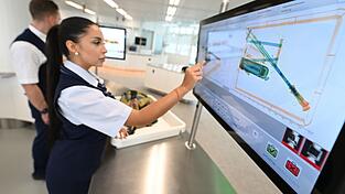 Moderne Technik machts möglich: Auch Laptops dürfen am Flughafen München künftig bei der Sicherheitskontrolle im Handgepäck bleiben. (Archivbild) Moderne Technik machts möglich: Auch Laptops dürfen am Flughafen München künftig bei der Sicherheitskontrolle im Handgepäck bleiben. (Archivbild)