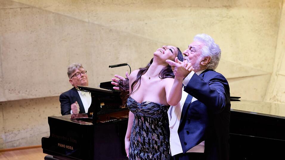 Der Auftritt von Pl&aacute;cido Domingo, Juliana Grigoryan und James Vaughan (v.r.) begeisterte am Donnerstag das Publikum.