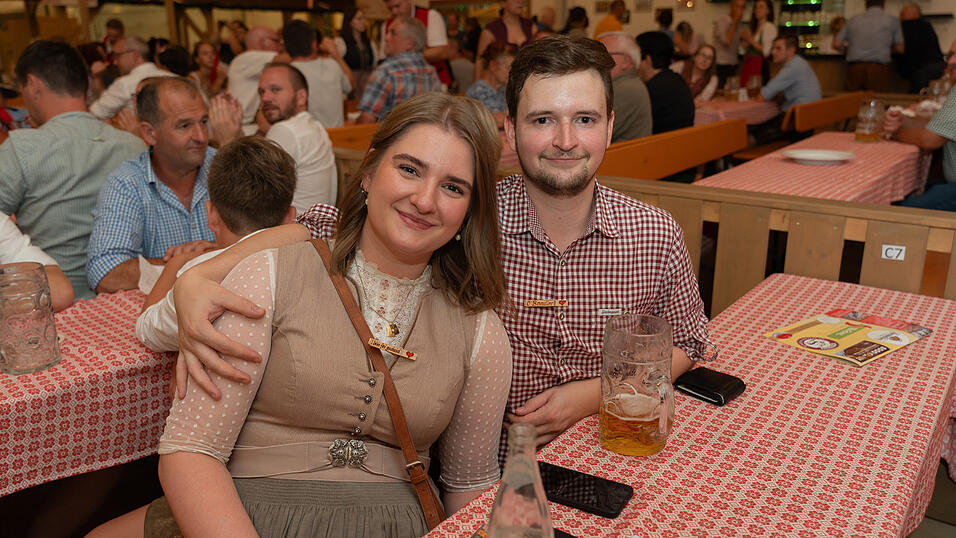 Die Partybilder vom Montag, 21. August 2023, aus dem Festzelt Greindl. Die Partybilder vom Montag, 21. August 2023, aus dem Festzelt Greindl.