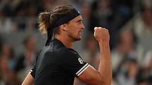 Alexander Zverev will in Paris noch zwei Siege bejubeln.