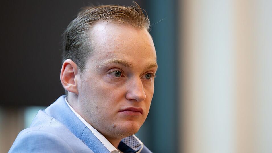 Der Angeklagte muss nach der Entscheidung des Gerichts für die bisherige Haft entschädigt werden. (Archivbild) Der Angeklagte muss nach der Entscheidung des Gerichts für die bisherige Haft entschädigt werden. (Archivbild)