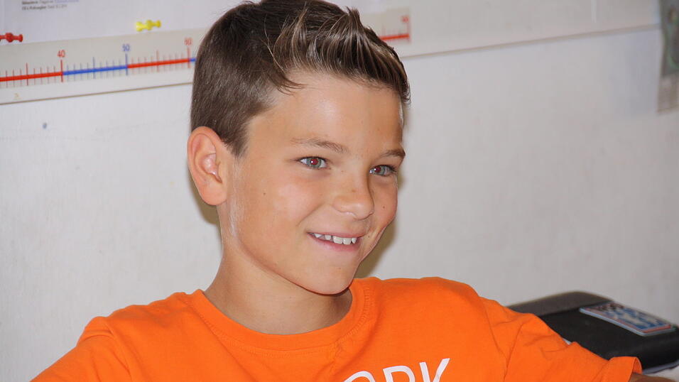 Jessica und Jonas versuchten sich als Pressefotografen und hielten die besondere Schulstunde in Bildern fest. Jessica und Jonas versuchten sich als Pressefotografen und hielten die besondere Schulstunde in Bildern fest.