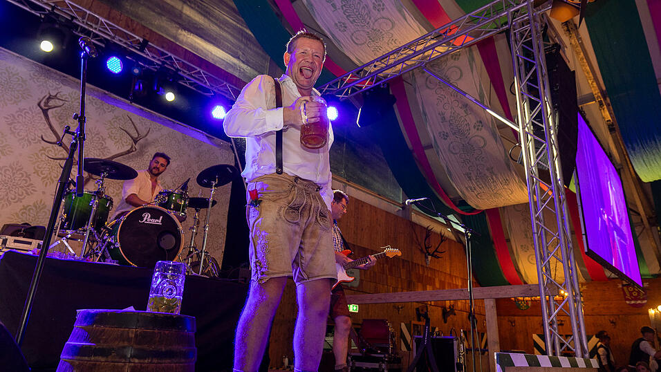 Die Partybilder vom Freitag, 9. August 2024, aus dem Festzelt Weckmann. Die Partybilder vom Freitag, 9. August 2024, aus dem Festzelt Weckmann.