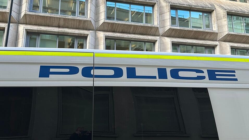 «Unglaublich gefährlicher Mann»: In London ist der Sexualstraftäter Chao X. zu lebenslanger Haft verurteilt worden. (Archivbild) «Unglaublich gefährlicher Mann»: In London ist der Sexualstraftäter Chao X. zu lebenslanger Haft verurteilt worden. (Archivbild)