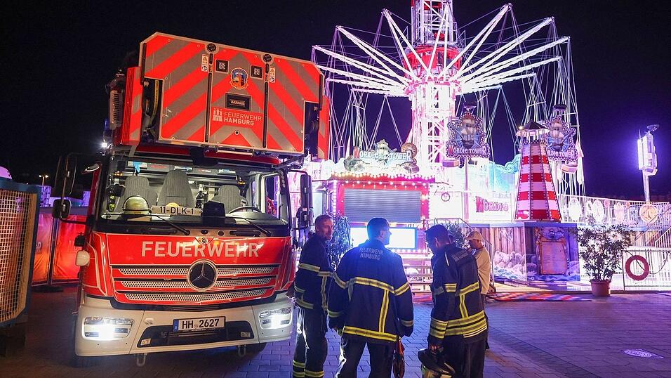 Das Kettenkarussell konnte ohne Eingreifen der Einsatzkräfte wieder auf den Boden zurückkehren. Das Kettenkarussell konnte ohne Eingreifen der Einsatzkräfte wieder auf den Boden zurückkehren.