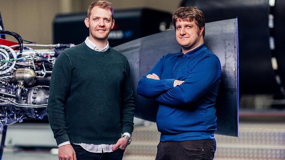 Isar Aerospace-Mitgründer Josef Fleischmann (r.) legt seine Aufgabe als Technikchef nieder. Daniel Metzler (l.) bleibt Unternehmenschef. (Handout) Isar Aerospace-Mitgründer Josef Fleischmann (r.) legt seine Aufgabe als Technikchef nieder. Daniel Metzler (l.) bleibt Unternehmenschef. (Handout)