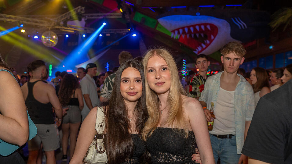 Die besten Bilder vom Samstag zeigen Tanzen und jede Menge Spaß. Die besten Bilder vom Samstag zeigen Tanzen und jede Menge Spaß.