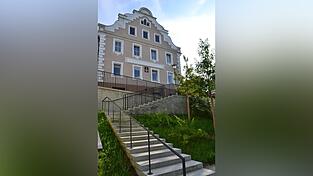 Der neugestaltete Marktgarten mit der Treppenanlage von der Unteren Hauptstraße hinauf zur Bürgergasse. Der neugestaltete Marktgarten mit der Treppenanlage von der Unteren Hauptstraße hinauf zur Bürgergasse.