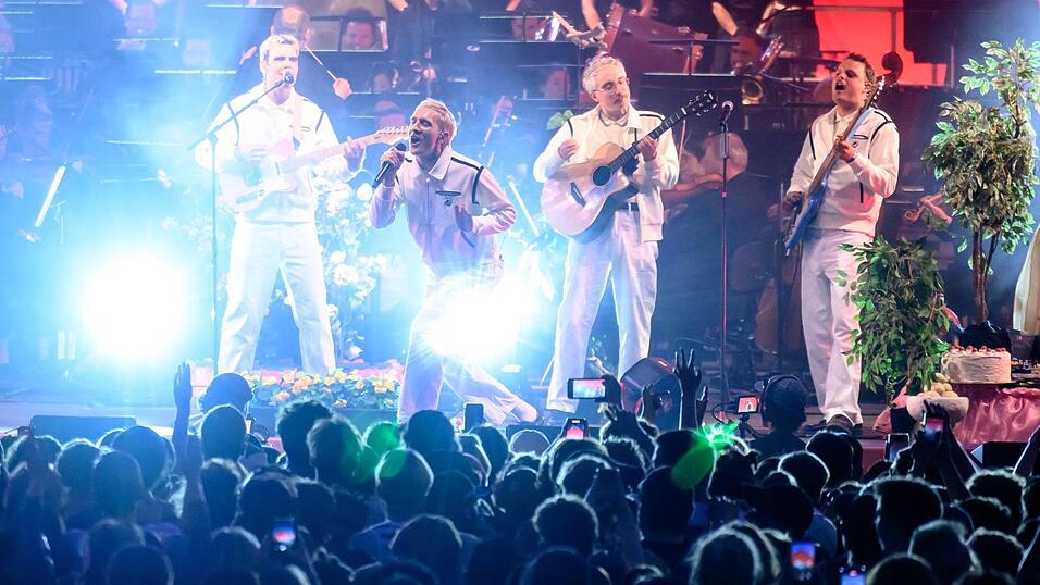 Überraschungsgast beim Eröffnungskonzert des «Kosmos»-Festivals im Sommer: die Chemnitzer Band Kraftklub. (Archivbild)