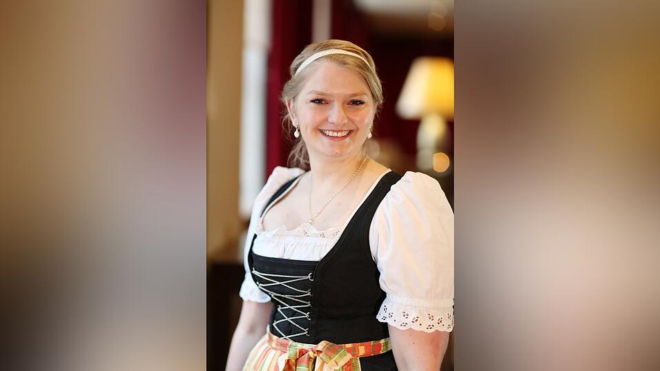Jana Neubert (24) ist Brauerin und Mälzerin sowie Biersommeliere und lebt in Sonthofen und Bad Staffelstein. Jana Neubert (24) ist Brauerin und Mälzerin sowie Biersommeliere und lebt in Sonthofen und Bad Staffelstein.
