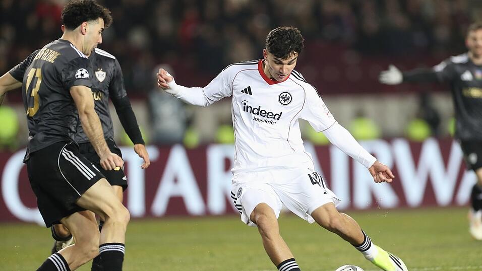 Uzun trifft zum 1:1-Ausgleich. Uzun trifft zum 1:1-Ausgleich.
