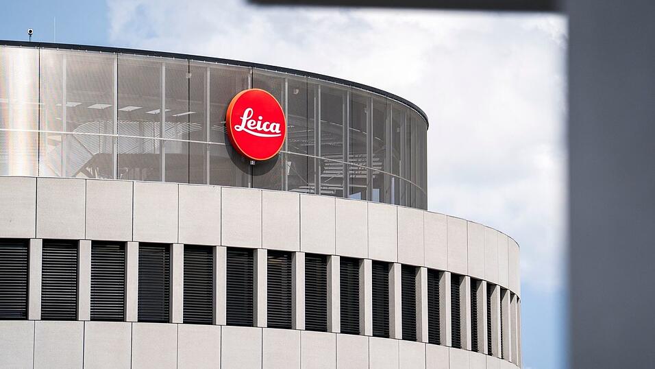 Neben der schwierigen weltwirtschaftlichen Entwicklung haben auch verschärfte Zollregelungen Leica im vergangenen Geschäftsjahr zu schaffen gemacht. (Archivbild) Neben der schwierigen weltwirtschaftlichen Entwicklung haben auch verschärfte Zollregelungen Leica im vergangenen Geschäftsjahr zu schaffen gemacht. (Archivbild)