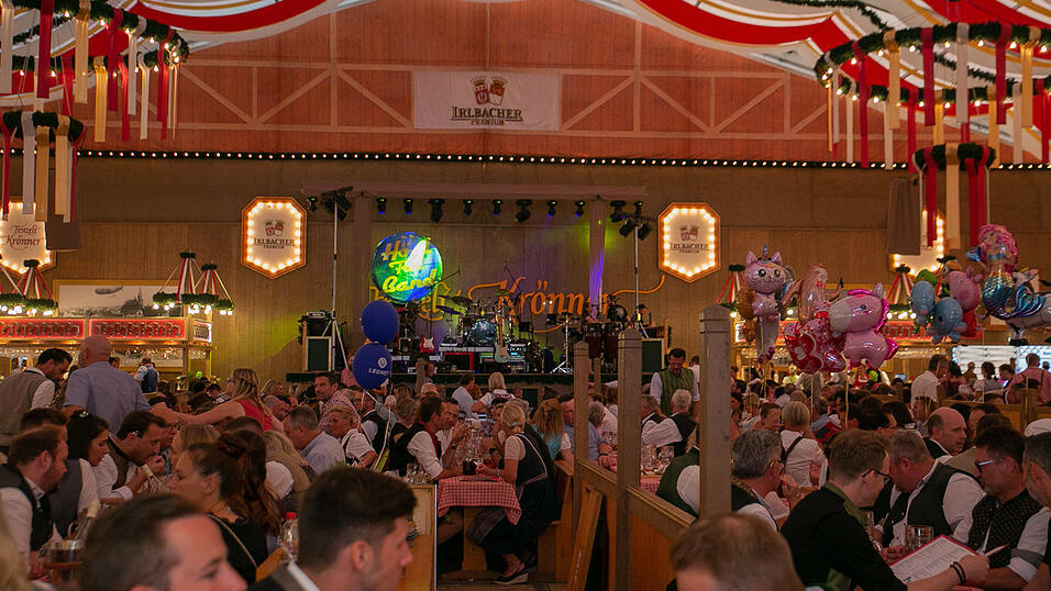 Die Partybilder vom Samstag, 13. August 2022, aus dem Festzelt Krönner.