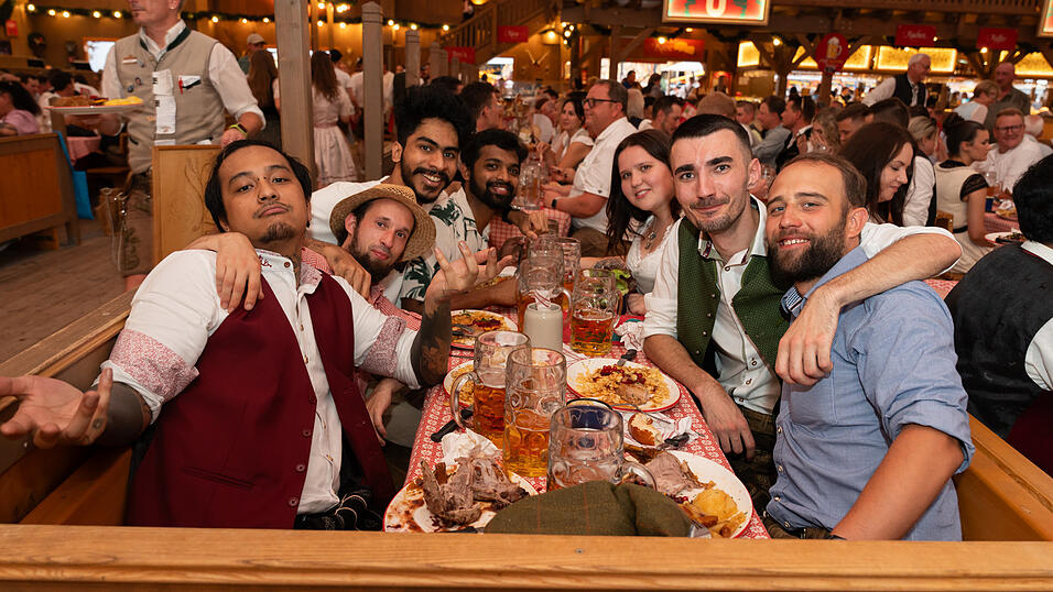 Die Partybilder vom Mittwoch, 14. August 2024, aus dem Festzelt Kr&ouml;nner.