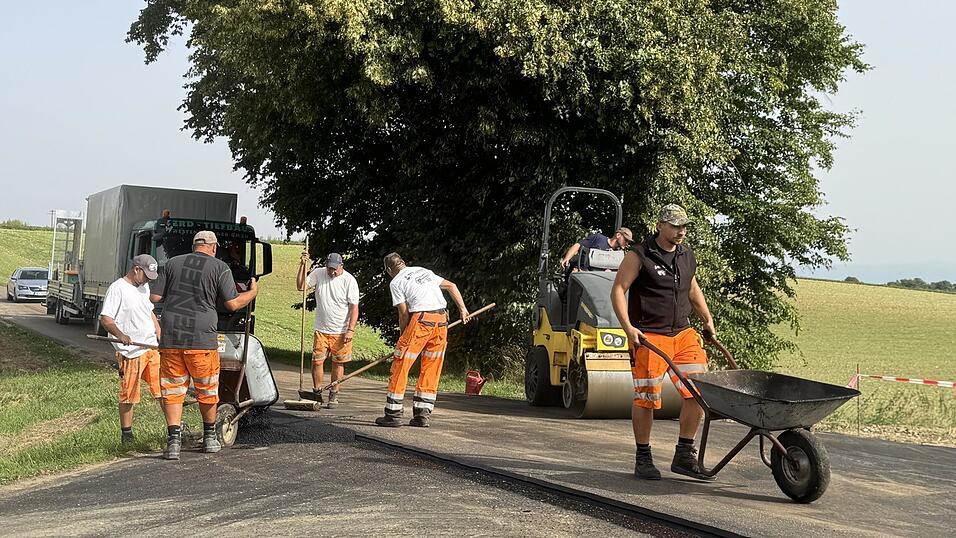 Schon jetzt ist die Asphaltdecke glatt. Schon jetzt ist die Asphaltdecke glatt.
