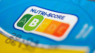 In der kontr&auml;r laufenden Debatte um klarere Kennzeichnungen von Zucker, Fett und Salz in Lebensmitteln machen Verbrauchersch&uuml;tzer und Gesundheitsexperten in Deutschland nun verst&auml;rkt Druck f&uuml;r das farbliche Logo Nutri-Score.
