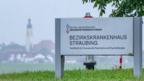 Die vier verurteilten Straftäter waren am 17. August aus dem Bezirkskrankenhaus Straubing-Lerchenhaid geflüchtet. (Archivbild)