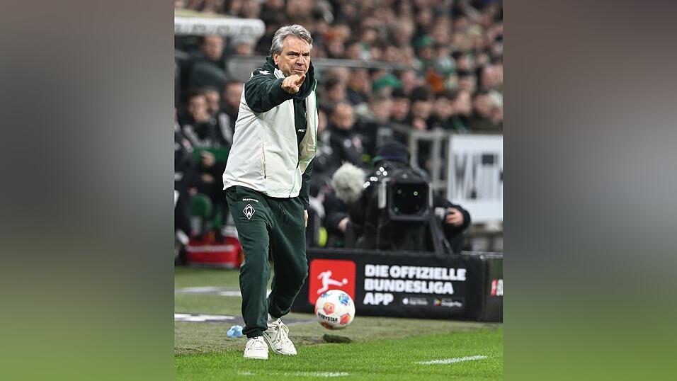 Hatte viel zu dirigieren: Werder-Trainer Horst Steffen.