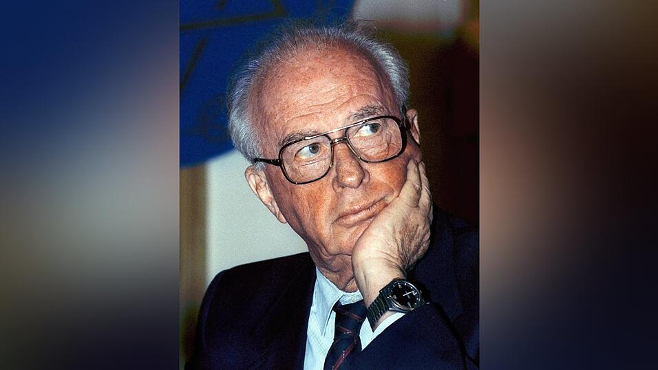 Vor 30 Jahren erschoss ein jüdischer Fanatiker Israels Regierungschef Izchak Rabin. Vor 30 Jahren erschoss ein jüdischer Fanatiker Israels Regierungschef Izchak Rabin.