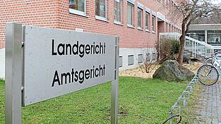 Das Urteil soll vor dem Landgericht am Freitag fallen.