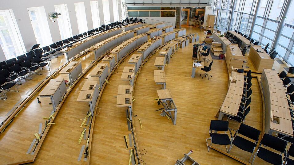 Hier wurde bis zuletzt gewerkelt, heute treffen sich alle Abgeordneten im Plenarsaal. (Archivbild)