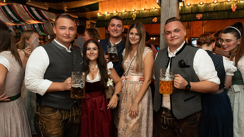 Die Partybilder vom Samstag, 17. August, aus dem Festzelt Weckmann. Die Partybilder vom Samstag, 17. August, aus dem Festzelt Weckmann.