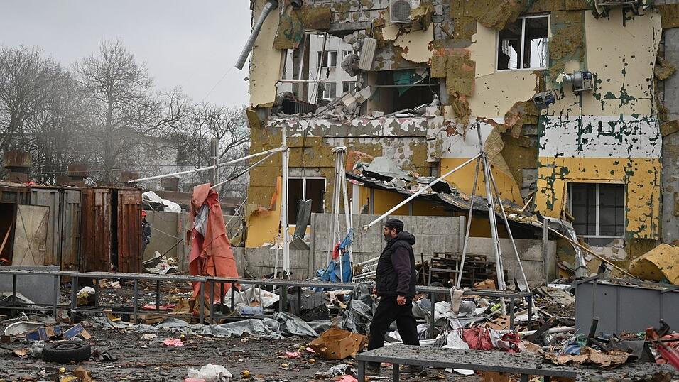 Im russischen Angriffskrieg gegen die Ukraine setzen beide Kriegsparteien Drohnen ein. (Archivfoto) Im russischen Angriffskrieg gegen die Ukraine setzen beide Kriegsparteien Drohnen ein. (Archivfoto)