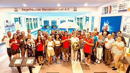 Alle Gäste und Beteiligten freuen sich auf frohe Volksfesttage. Alle Gäste und Beteiligten freuen sich auf frohe Volksfesttage.