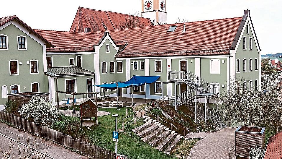 Veldens Kitas sind unterfinanziert. Der Gemeinderat möchte Familien mit mehr Kindern in Betreuung trotzdem entlasten. Veldens Kitas sind unterfinanziert. Der Gemeinderat möchte Familien mit mehr Kindern in Betreuung trotzdem entlasten.