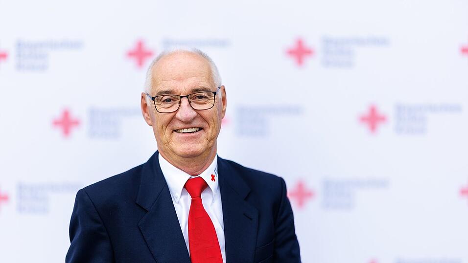 Hans-Michael Weisky ist neuer Präsident des Bayrischen Roten Kreuzes (BRK). Hans-Michael Weisky ist neuer Präsident des Bayrischen Roten Kreuzes (BRK).