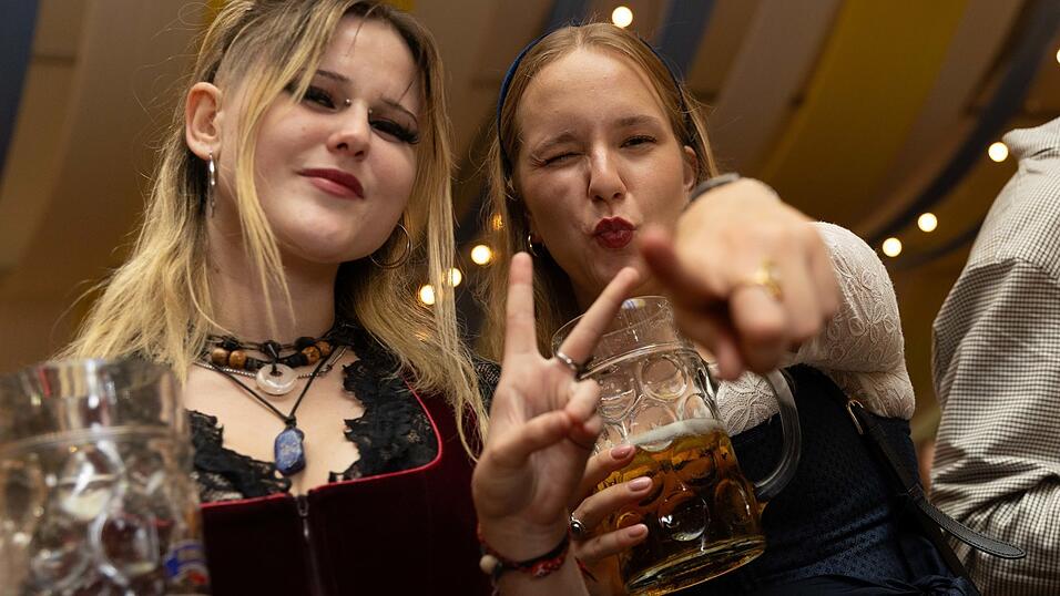 Die Partybilder vom Freitag, 7. August, aus dem Festzelt Reisinger. Die Partybilder vom Freitag, 7. August, aus dem Festzelt Reisinger.