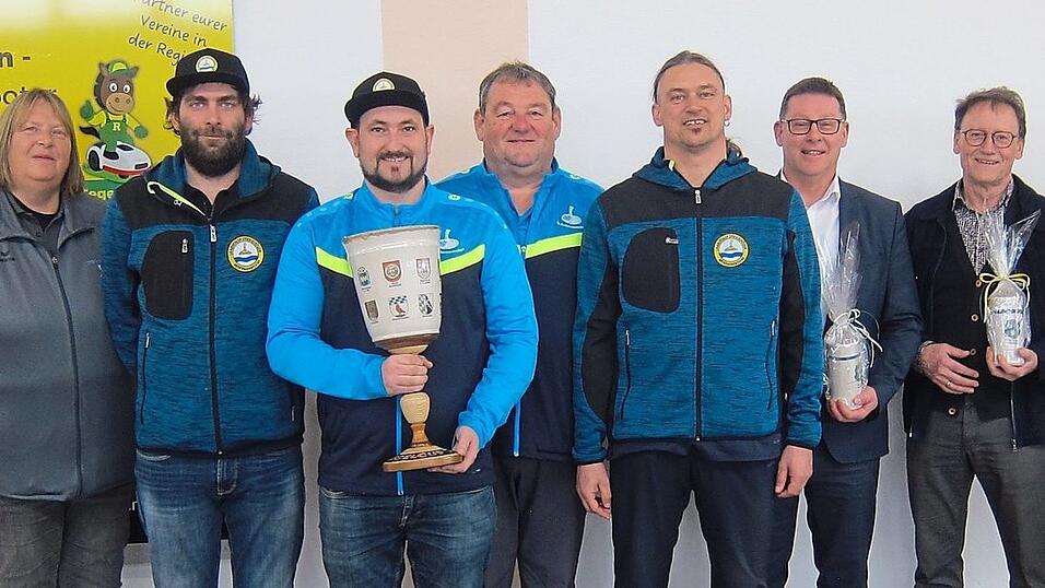 Die Stocksch&uuml;tzen aus Andermannsdorf haben den Hopfensiegel-Pokal gewonnen.