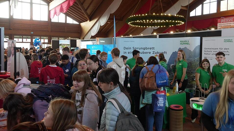 Gedr&auml;nge in der Stadthalle: Fast 1300 Sch&uuml;ler kamen am Freitag zur Berufeschau.