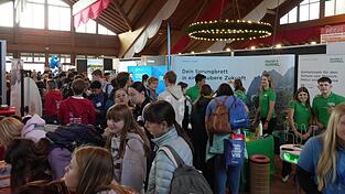 Gedr&auml;nge in der Stadthalle: Fast 1300 Sch&uuml;ler kamen am Freitag zur Berufeschau.