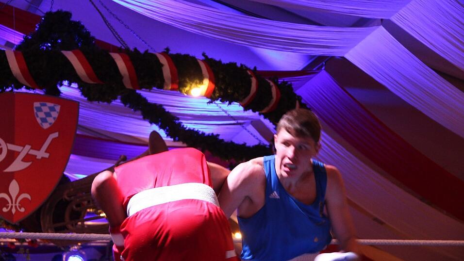 Im Lechner-Festzelt hie&szlig; es am Sonntag wieder 'Let&acute;s get ready to rumble'.