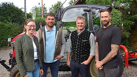 Ein starkes Team: MR-Gesch&auml;ftsf&uuml;hrerin Theresa Burger, stellvertretender Vorsitzender Markus Plenagl und Vorsitzender Xaver Hobmaier zusammen mit Referenten Christoph Rothaupt (v.l.).