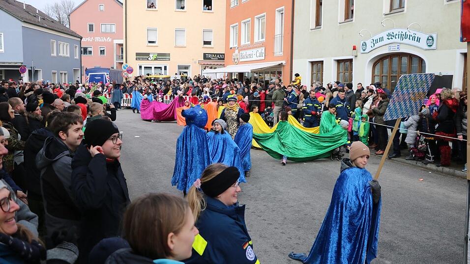 Beim Bogener Faschingsumzug war einiges geboten.