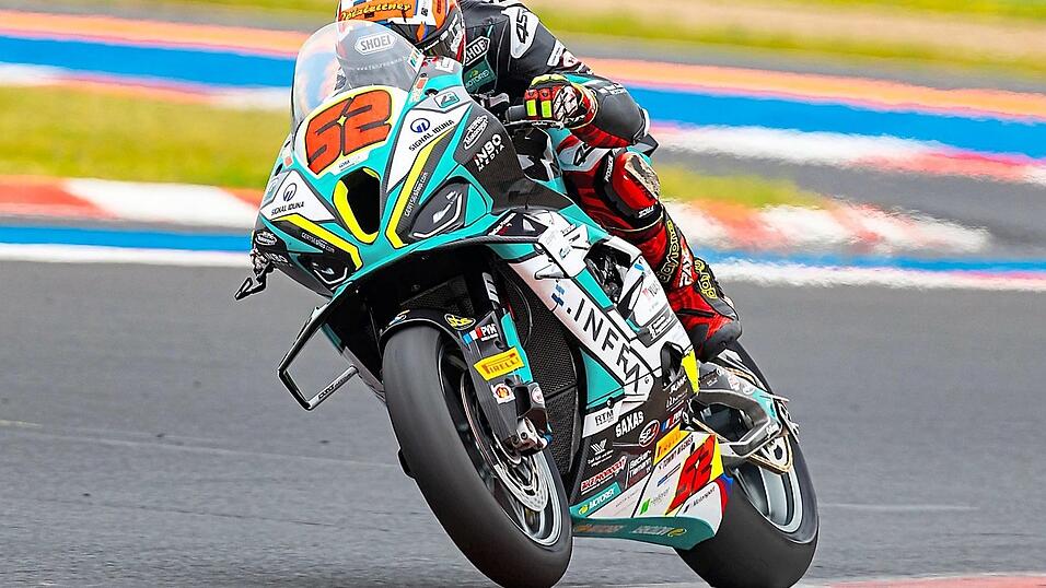 Auch in Most lief es am Ende suboptimal für Patrick Hobelsberger - nachdem nun der Rückstand auf den Meisterschaftsführenden enorm groß ist, hat der Niederhöckinger die Meisterschaft abgeschrieben und will in den verbleibenden Rennen nur noch Spaß haben. Auch in Most lief es am Ende suboptimal für Patrick Hobelsberger - nachdem nun der Rückstand auf den Meisterschaftsführenden enorm groß ist, hat der Niederhöckinger die Meisterschaft abgeschrieben und will in den verbleibenden Rennen nur noch Spaß haben.