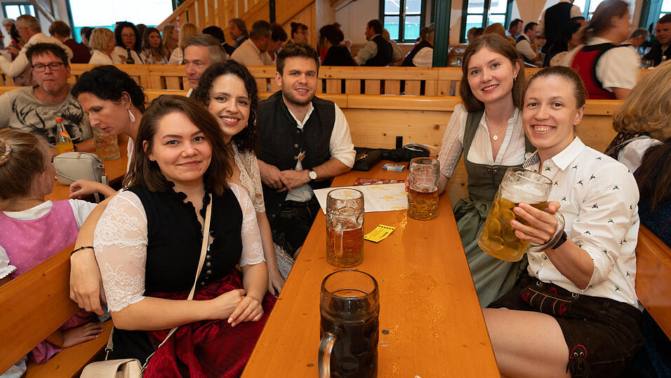 Die Partybilder vom Montag, 19. August, aus dem Festzelt Nothaft. Die Partybilder vom Montag, 19. August, aus dem Festzelt Nothaft.