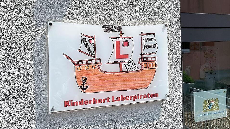 Der Markt Langquaid passt die Kindergarten-, Krippen- und Hort-Geb&uuml;hren im Zuge der BayKiBiG-Reform an. Au&szlig;erdem wurden f&uuml;r die Erweiterung des Horts zwei Auftr&auml;ge vergeben.