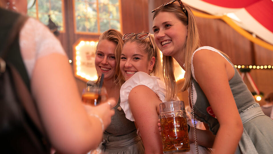 Die Partybilder vom Samstag, 9. August, aus dem Festzelt Krönner. Die Partybilder vom Samstag, 9. August, aus dem Festzelt Krönner.