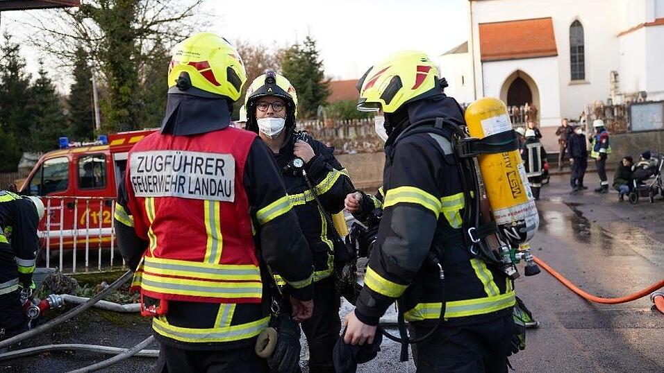 In Reisbach hat es in einer Werkstatt gebrannt. In Reisbach hat es in einer Werkstatt gebrannt.