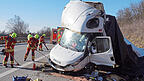 Dieser Kleinlastwagen war nach dem Zusammenprall völlig zerstört.