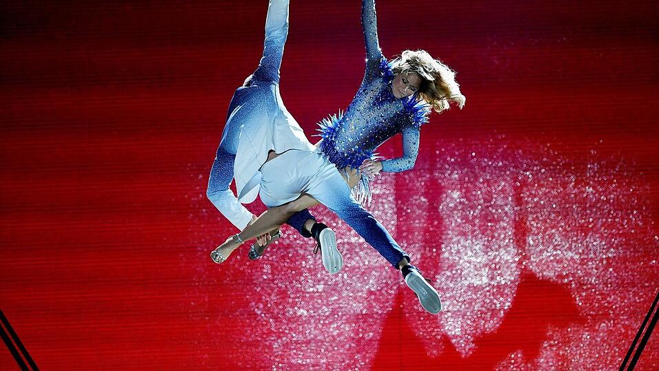 Superstar Helene Fischer verzauberte am Dienstagabend das Publikum in der Münchner Olympiahalle mit einer grandiosen Show. Superstar Helene Fischer verzauberte am Dienstagabend das Publikum in der Münchner Olympiahalle mit einer grandiosen Show.