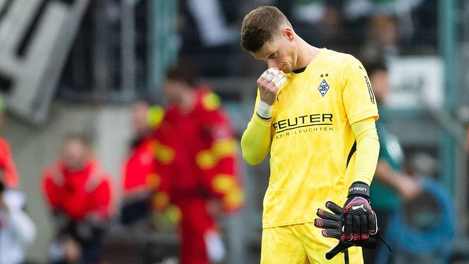 Einen Platzverweis gab's f&uuml;r Gladbachs Omlin.