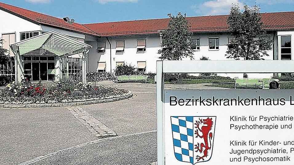 Die Praxis der Fixierungen im BKH Landshut steht in der Kritik. Die Praxis der Fixierungen im BKH Landshut steht in der Kritik.