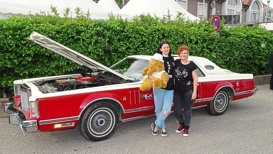 Die getunten Wagen begeisterten die Besucher. Die getunten Wagen begeisterten die Besucher.