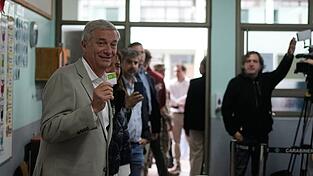 Der deutschstämmige Rechtspolitiker José Antonio Kast hat die Stichwahl für sich entschieden. Der deutschstämmige Rechtspolitiker José Antonio Kast hat die Stichwahl für sich entschieden.